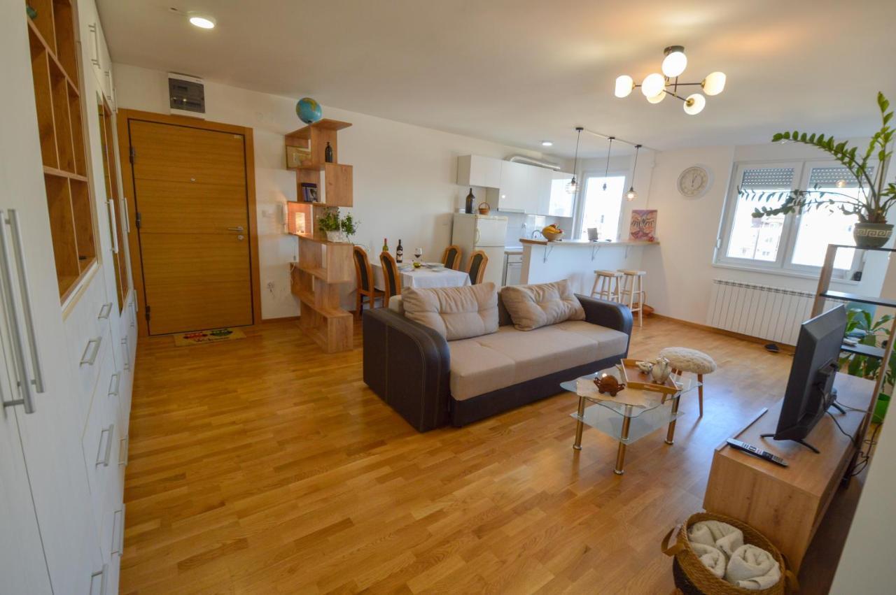 Shine24 - Spacious And Bright Apartment - New نوفي ساد المظهر الخارجي الصورة